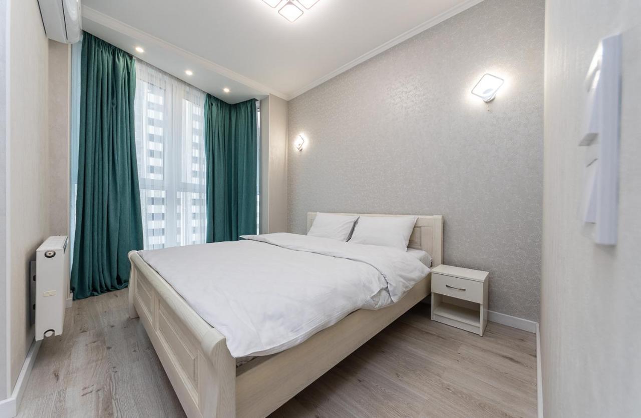 키예프 Flatrent Drahomanova 2A 아파트 외부 사진
